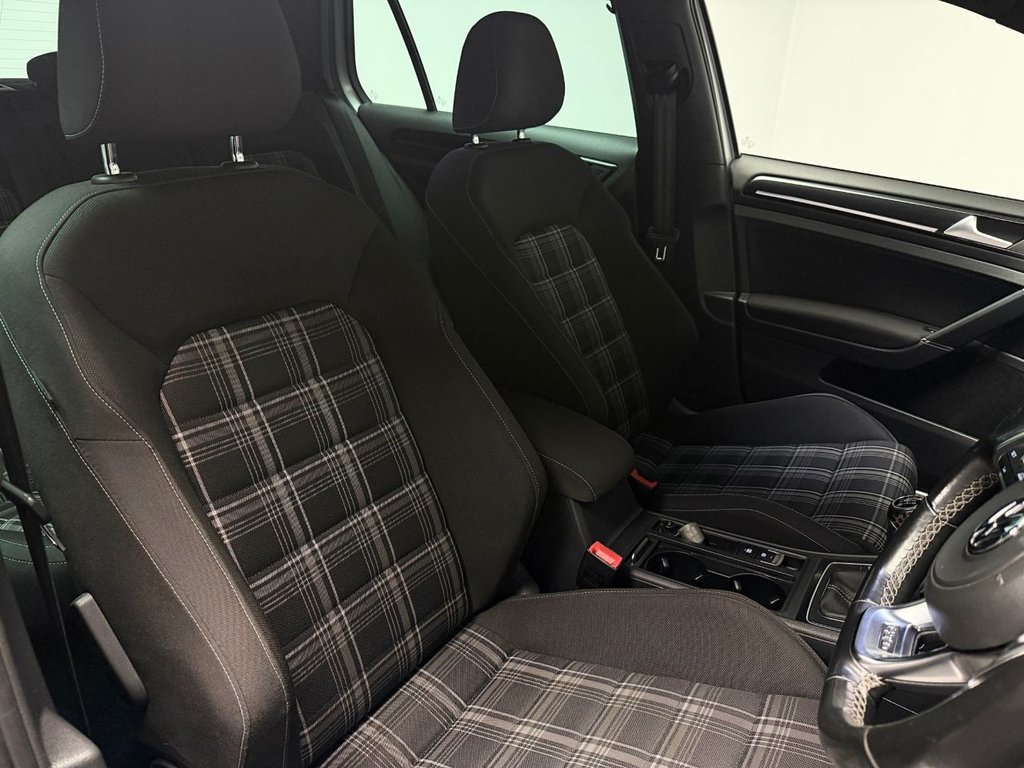 Used Volkswagen Golf 2014 for sale - 76593478: Photo 34