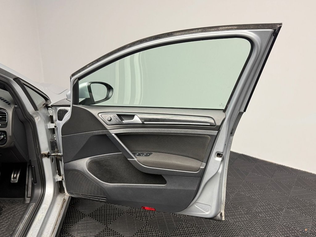 Used Volkswagen Golf 2014 for sale - 76593478: Photo 45