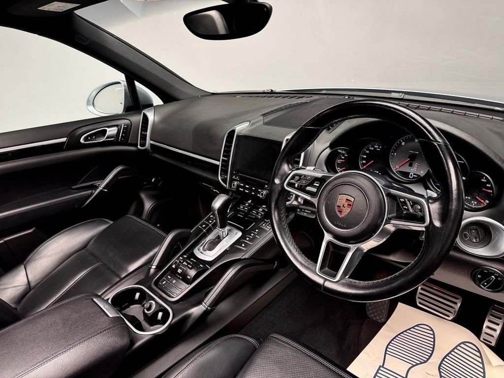Used Porsche Cayenne 2017 for sale - 77065051: Photo 3