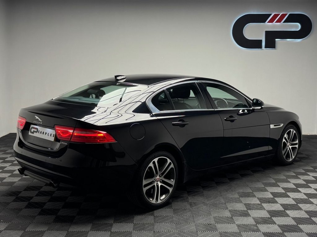 Used Jaguar XE 2017 for sale - 77739683: Photo 2