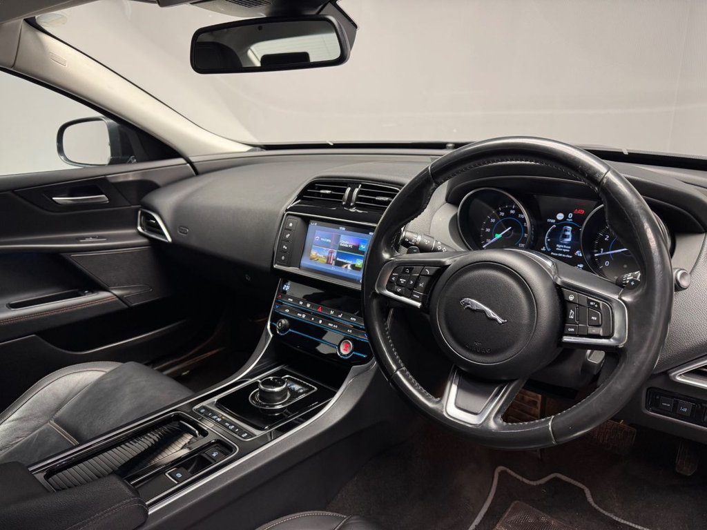 Used Jaguar XE 2017 for sale - 77739683: Photo 3