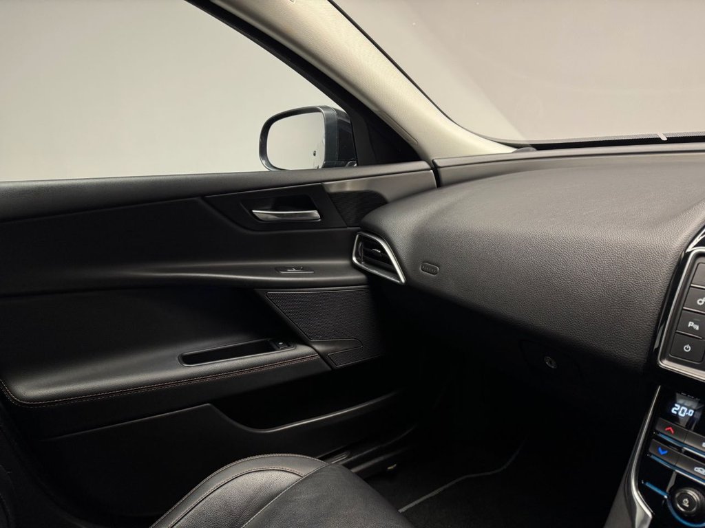 Used Jaguar XE 2017 for sale - 77739683: Photo 40