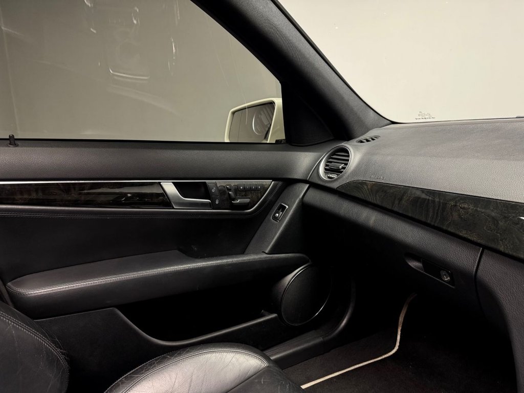 Used Mercedes-Benz C Class 2012 for sale - 76927615: Photo 35