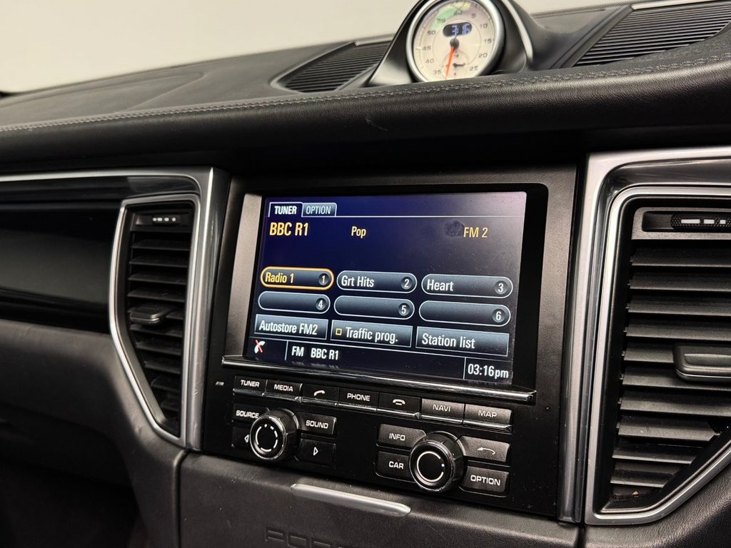 Used Porsche Macan 2015 for sale - 76547134: Photo 36