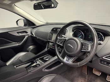 Used Jaguar F-Pace 2017 for sale - 79009055: Photo