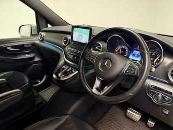 Used Mercedes-Benz V-Class 2017 for sale - 79058618: Photo