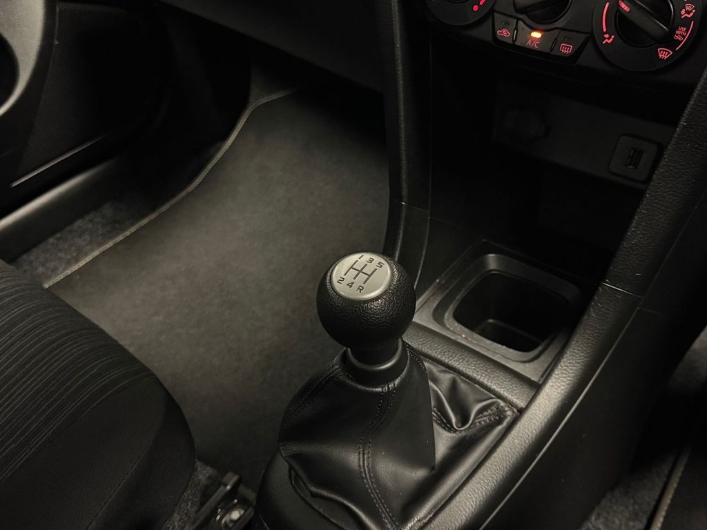 Used Suzuki Swift 2015 for sale - 76474600: Photo 35