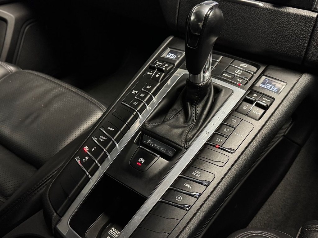 Used Porsche Macan 2017 for sale - 76927533: Photo 37