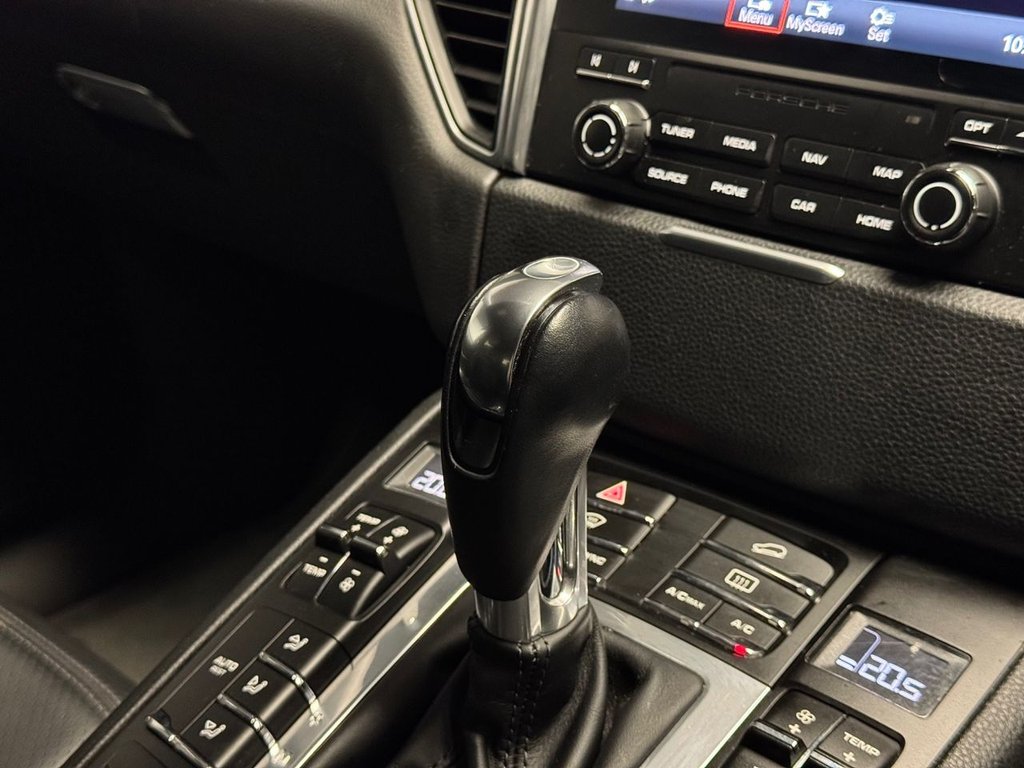 Used Porsche Macan 2017 for sale - 76927533: Photo 38