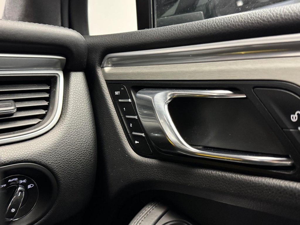 Used Porsche Macan 2017 for sale - 76927533: Photo 45