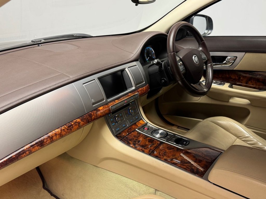 Used Jaguar XF 2009 for sale - 77966640: Photo 22