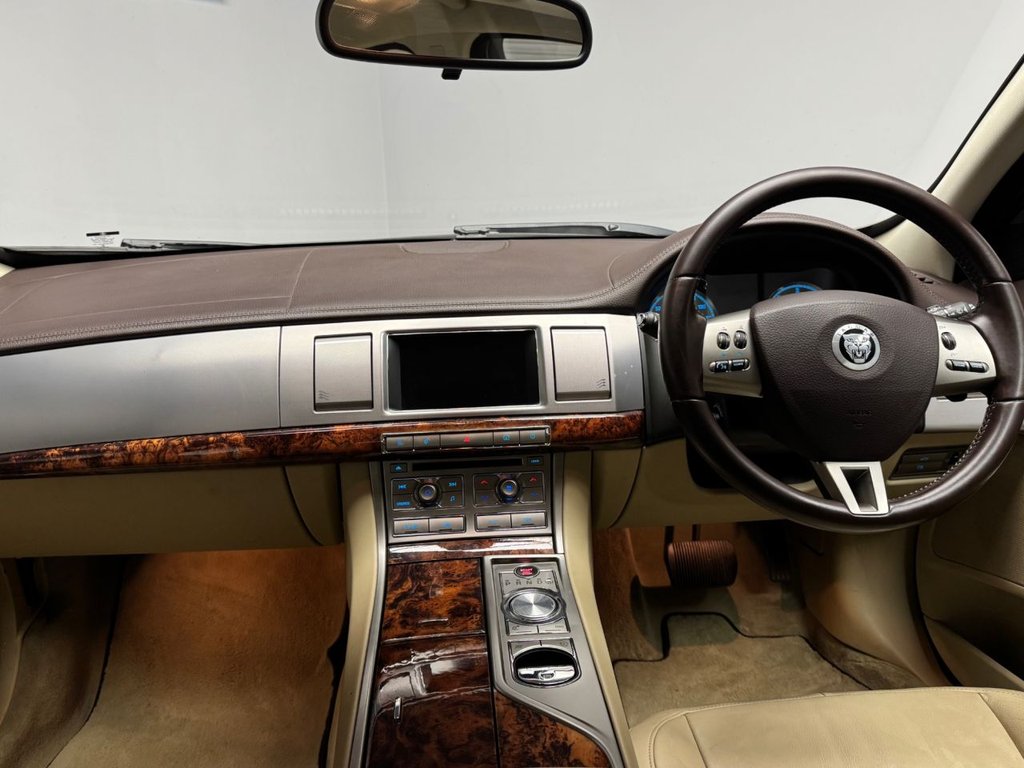 Used Jaguar XF 2009 for sale - 77966640: Photo 26