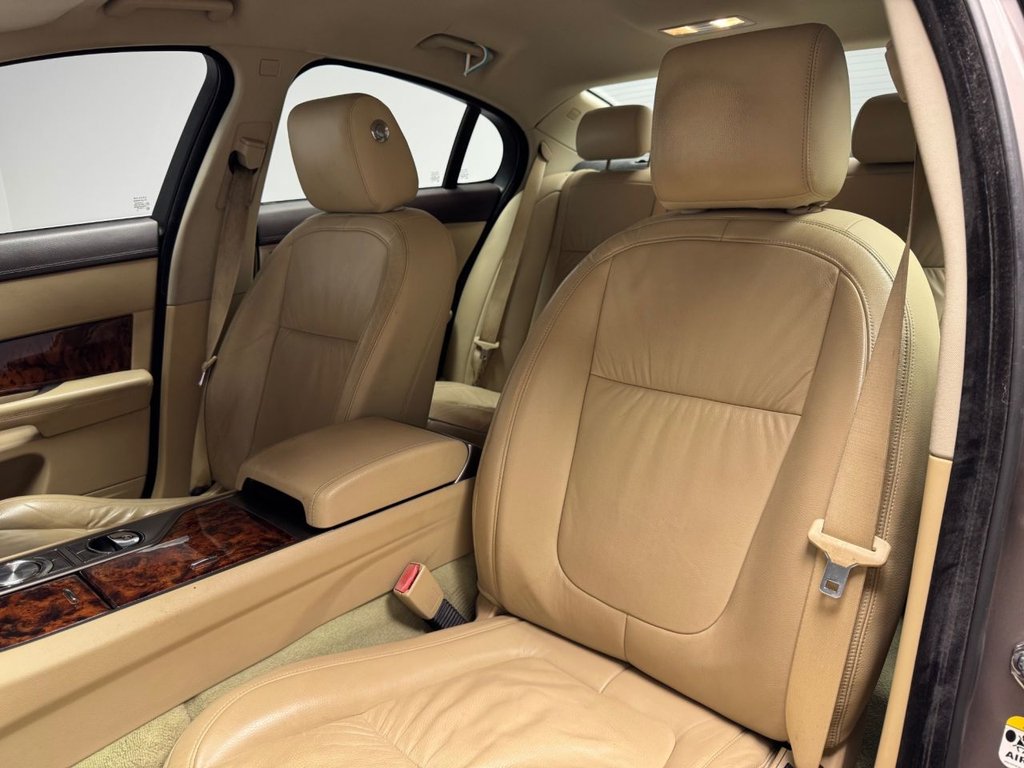 Used Jaguar XF 2009 for sale - 77966640: Photo 31