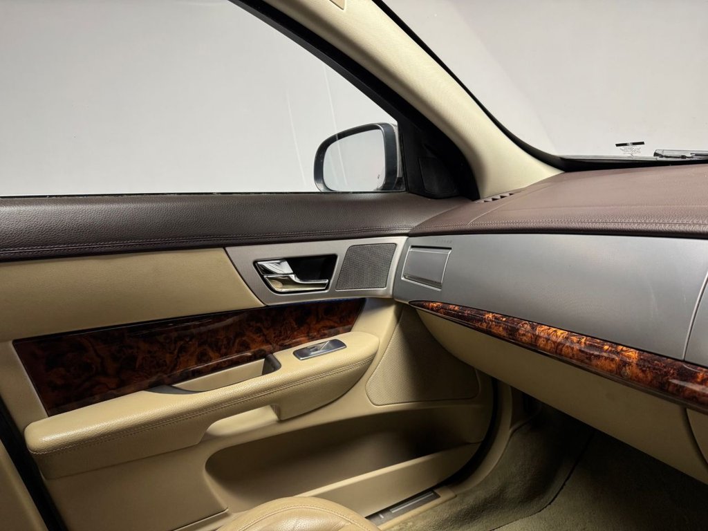 Used Jaguar XF 2009 for sale - 77966640: Photo 38