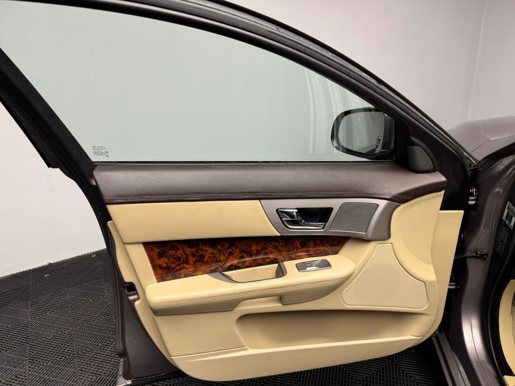 Used Jaguar XF 2009 for sale - 77966640: Photo 46