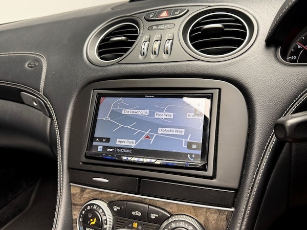 Used Mercedes-Benz SL 2010 for sale - 75610491: Photo 33
