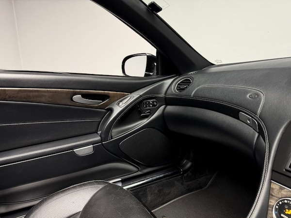 Used Mercedes-Benz SL 2010 for sale - 75610491: Photo 35
