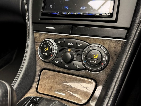 Used Mercedes-Benz SL 2010 for sale - 75610491: Photo 37