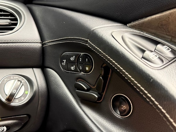 Used Mercedes-Benz SL 2010 for sale - 75610491: Photo 39