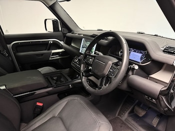 Used Land Rover Defender 2023 for sale - 75462299: Photo