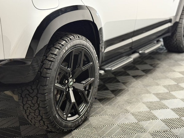 Used Land Rover Defender 2023 for sale - 75462299: Photo 41