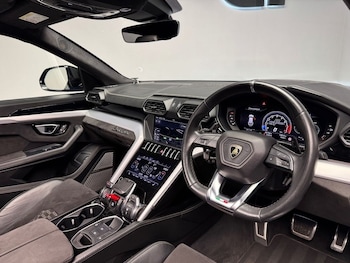 Used Lamborghini Urus 2019 for sale - 77014235: Photo