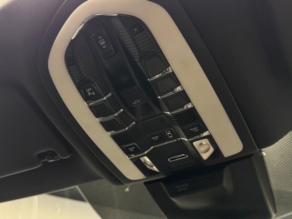 Used Porsche Macan 2015 for sale - 76820592: Photo 47