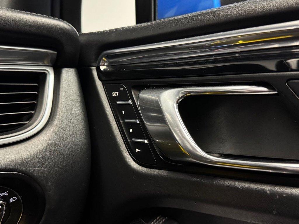 Used Porsche Macan 2015 for sale - 76820592: Photo 49
