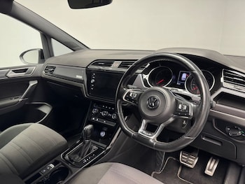 Used Volkswagen Touran 2018 for sale - 79422283: Photo