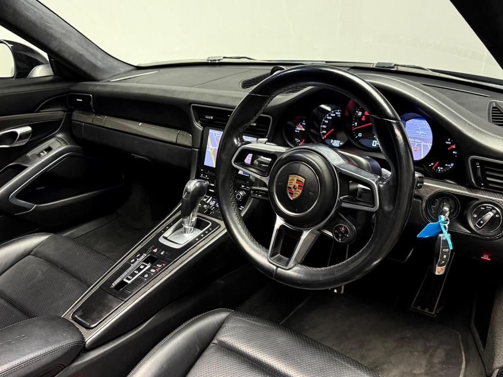 Used Porsche 911 2017 for sale - 76367533: Photo 3