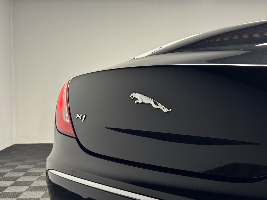 Used Jaguar XJ 2011 for sale - 77673638: Photo 25
