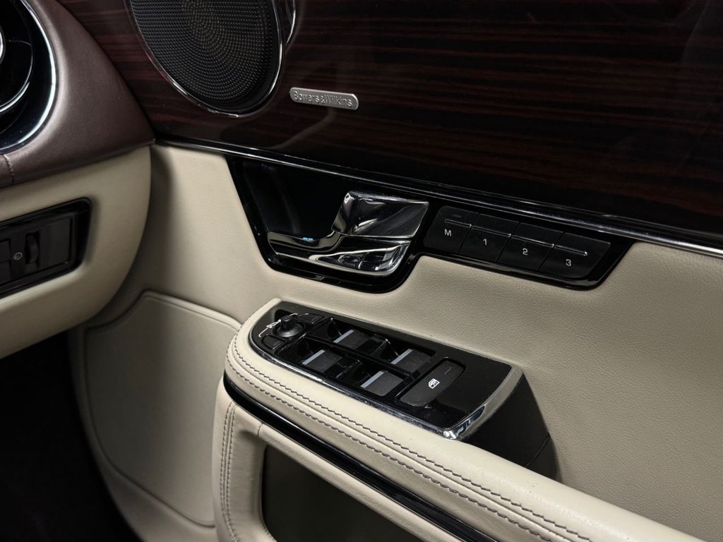 Used Jaguar XJ 2011 for sale - 77673638: Photo 44