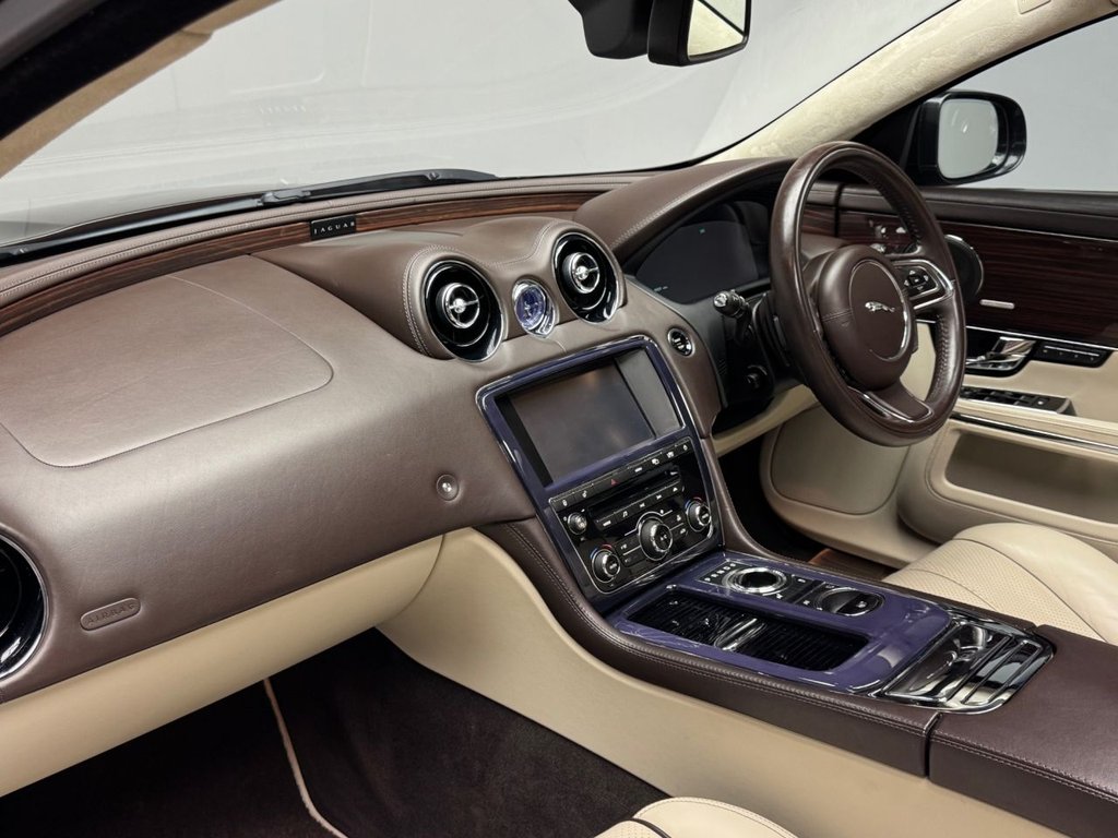 Used Jaguar XJ 2011 for sale - 77673638: Photo 45