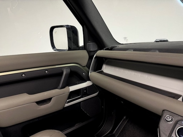 Used Land Rover Defender 2022 for sale - 75281578: Photo 41