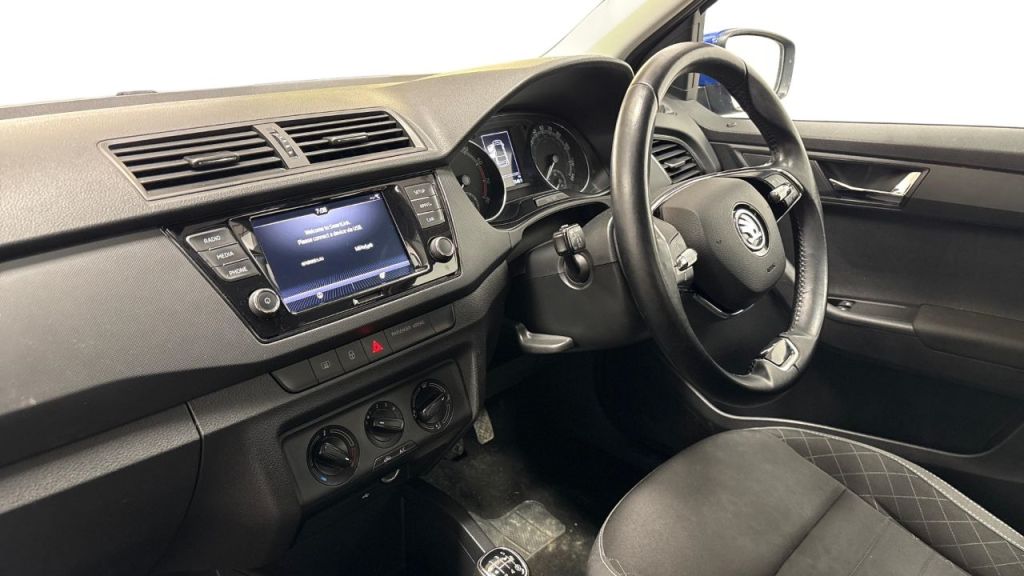 Used Skoda Fabia 2021 for sale - 76819860: Photo 2