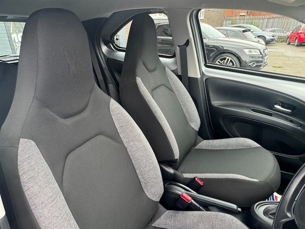 Used Toyota AYGO 2023 for sale - 75571372: Photo 14