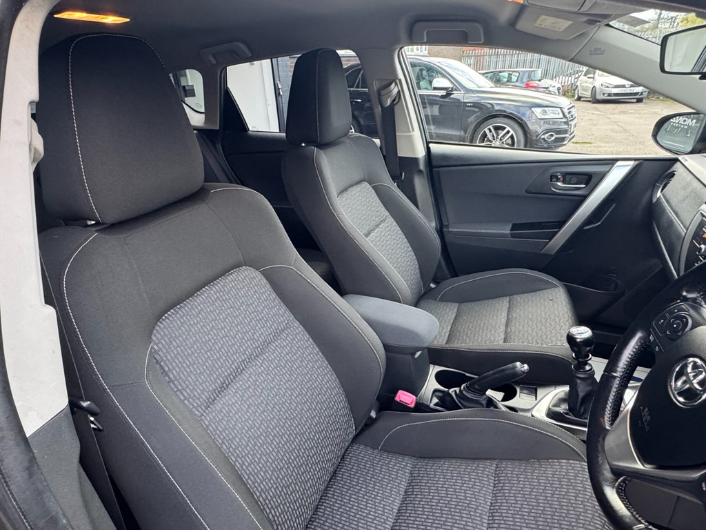 Used Toyota Auris 2015 for sale - 76221955: Photo 14