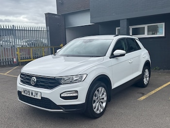 Used Volkswagen T-Roc 2019 for sale - 75738792: Photo