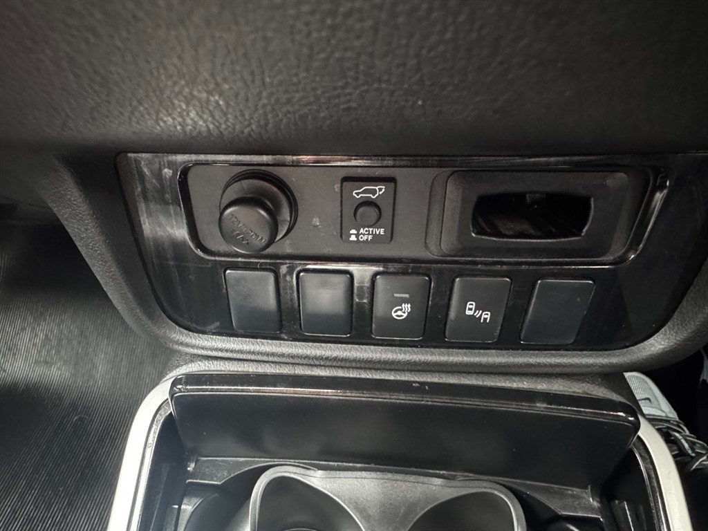 Used Mitsubishi Outlander 2018 for sale - 76276931: Photo 35