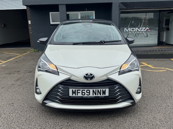Used Toyota Yaris 2019 for sale - 75570535: Photo 2
