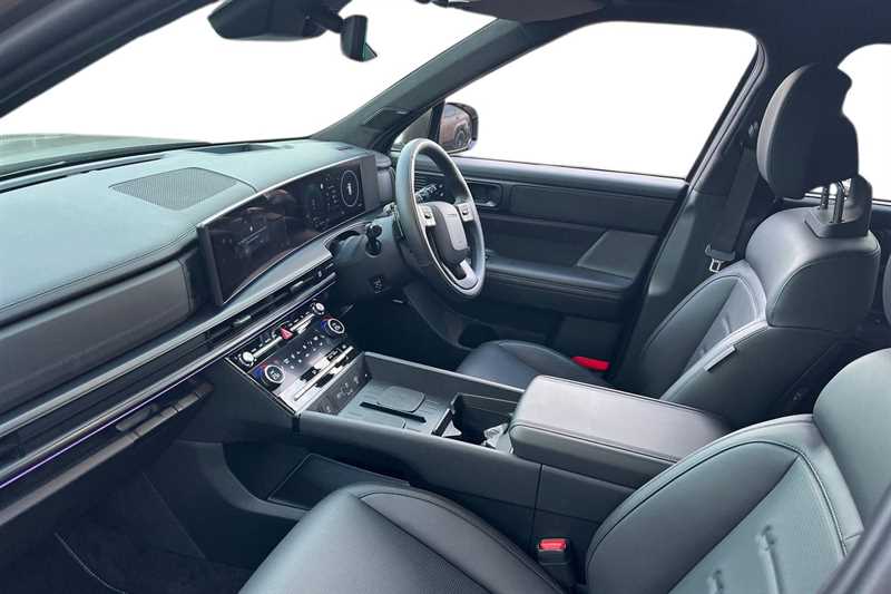 Used Hyundai Santa Fe 2025 for sale - 76475295: Photo 2