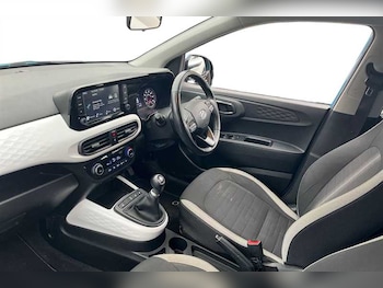 Used Hyundai i10 2022 for sale - 77397553: Photo