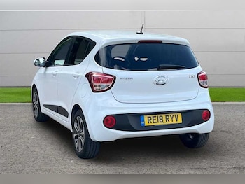Used Hyundai i10 2018 for sale - 79592363: Photo