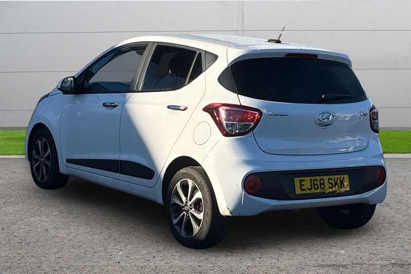 Used Hyundai i10 2018 for sale - 76999863: Photo 3