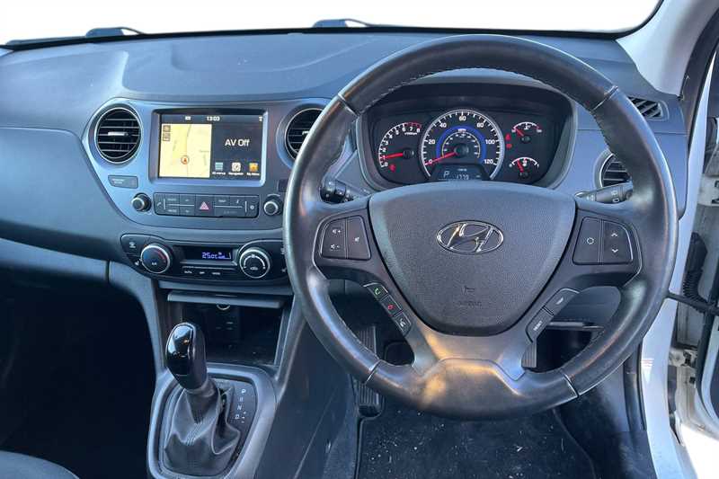 Used Hyundai i10 2018 for sale - 76999863: Photo 4
