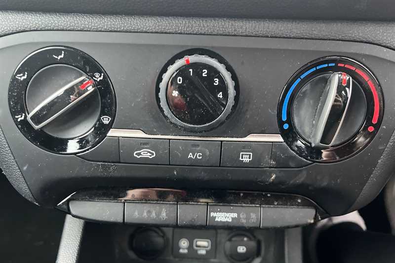 Used Hyundai i20 2018 for sale - 77022005: Photo 21