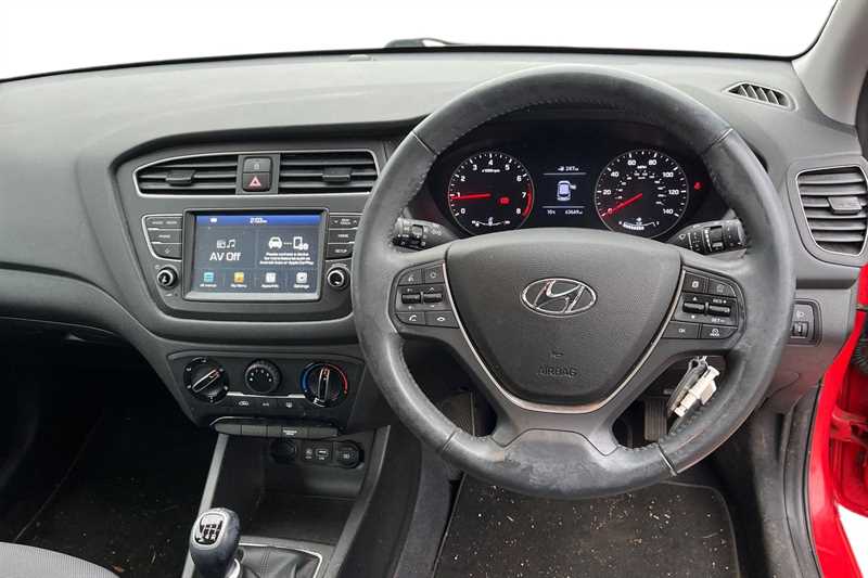 Used Hyundai i20 2018 for sale - 77022005: Photo 4