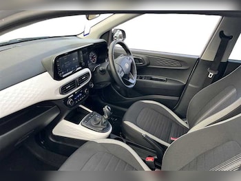 Used Hyundai i10 2022 for sale - 76731835: Photo