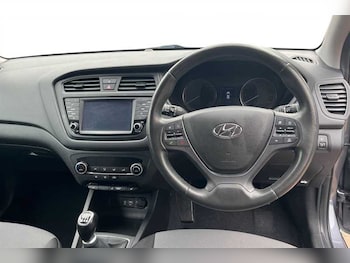 Used Hyundai i20 2017 for sale - 75522522: Photo
