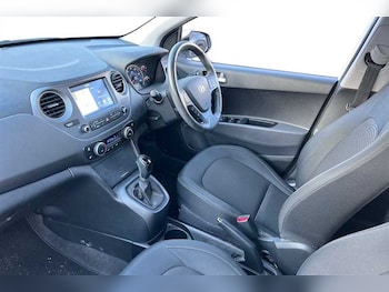 Used Hyundai i10 2019 for sale - 76378614: Photo